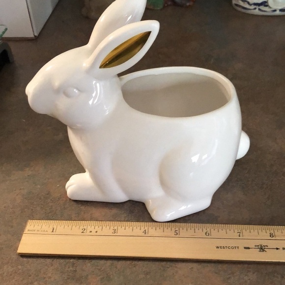 Pair of white bunnies on is candy dish - Picture 2 of 9